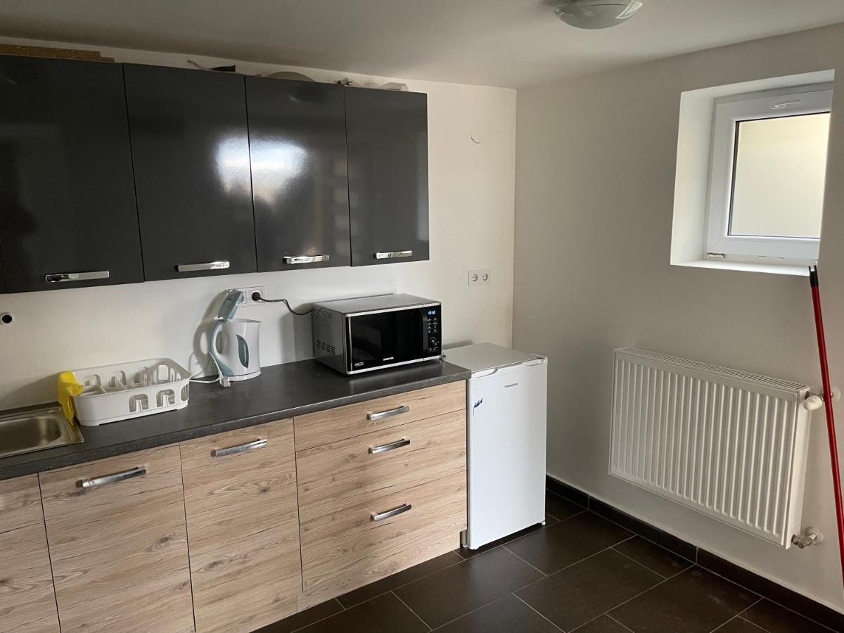 Malibu Apartman Miskolc Exterior foto